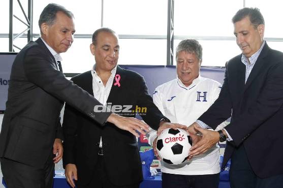 Bolillo Gómez fue presentado a mediados de octubre y seis meses después, su cicló concluyó.