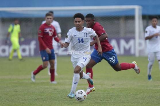 Javier Arriaga jugó cinco de seis partidos como titular en el Premundial Sub-20 con Honduras donde además anotó un gol.