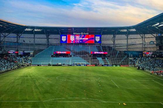 Estados Unidos golea a una pobre Honduras que no pudo rematar a marco en los 90 minutos