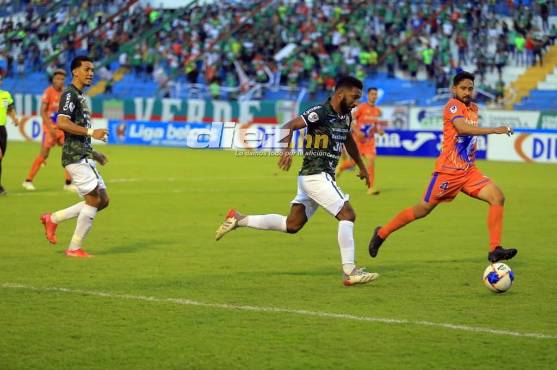Marathón recupera la contundencia y aplasta a UPNFM en el estadio Olímpico Metropolitano