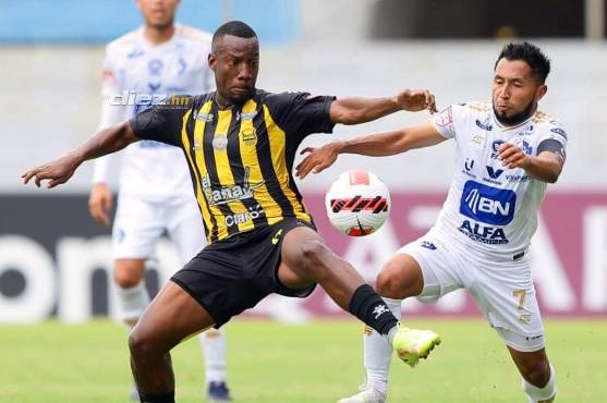 Real España tumbó a un dormido Cartaginés y agarra de una mano el billete a los cuartos de Liga Concacaf