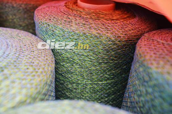 La grama híbrida ya está en el estadio Nacional de Tegucigalpa. Foto: David Romero.