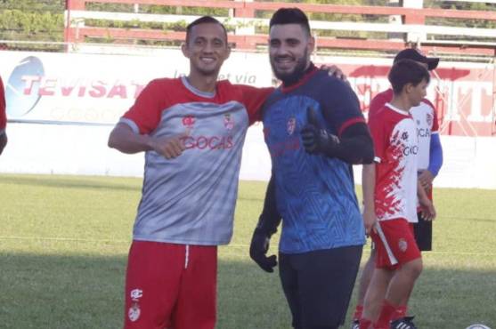 Diego Reyes y Panchi Reyes, dos jugadores vitales en el equipo de Tocoa. FOTO: José Luis Barralaga.