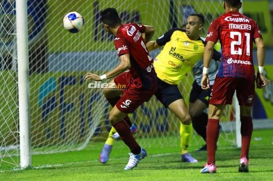 Momento en el que Carlos Meléndez anotaba el gol al Real España.