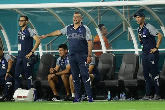Diego Vázquez acumula dos triunfos y dos derrotas dirigiendo a Honduras. FOTO: Yoseph Amaya