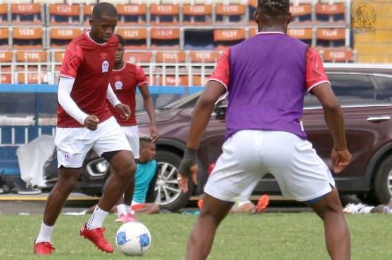 Rafa Villeda confirma acuerdo de renovación de Arboleda y habla de la posibilidad de fichar a Maynor, Boniek y Moya