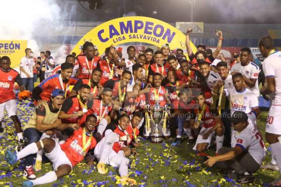 El Olimpia de Pedro Troglio ha ganado los últimos tres torneos de Liga Nacional.