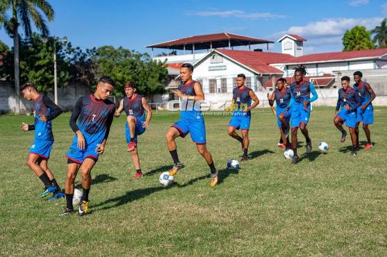 “Chato” Padilla cuenta cómo se fraguó el fichaje de Carlo Costly con Lone FC: “Es un jugador que te da prestigio y liderazgo”