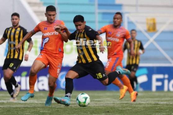 Real España rescata agónico empate ante los Lobos de la UPNFM y se relegan en la tabla de clasificación