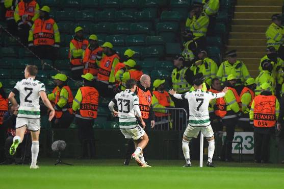 Luis Palma celebró su gol bailando punta. Muy bien por el hondureño.