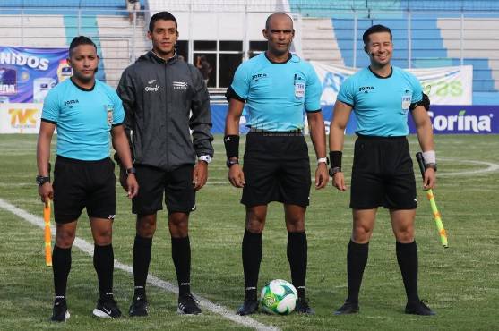 Óscar Moncada fue el árbitro central del Lobos 2-2 Real España por la fecha 10 del Apertura 2022.