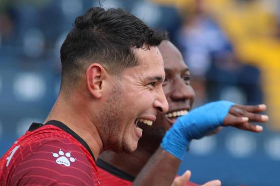 Así celebró Jhow Benavídez el único gol del partido en Costa Rica. FOTO: Real España
