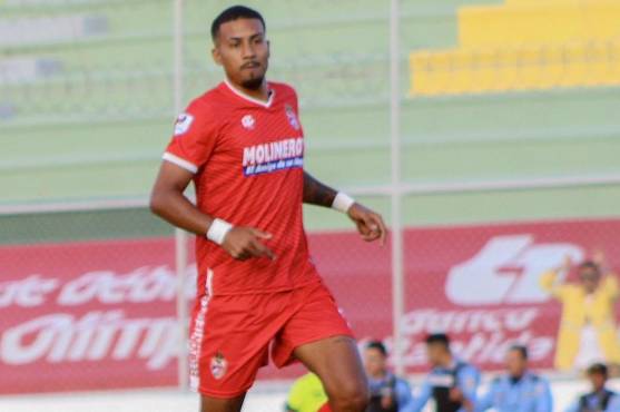 Christian Paiva, uruguayo, fue pedido por Américo Scatolaro en el Apertura 2022 pero al salir él y llegar Mauro Reyes, no volvió a jugar.