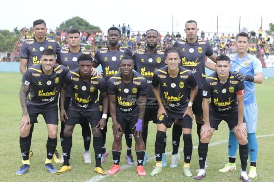 Así se formó el once titular del Real España.