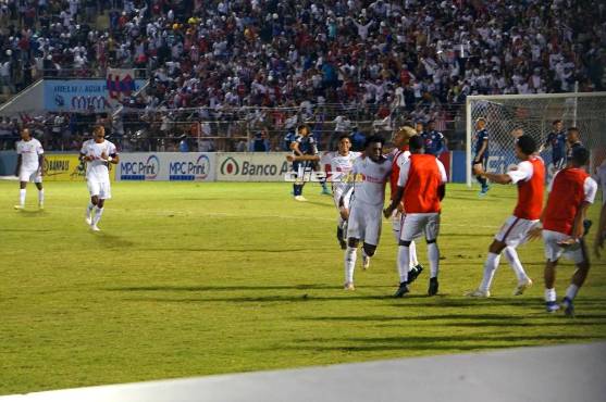 José García celebrando su gol en la final contra Motagua en La Ceiba.