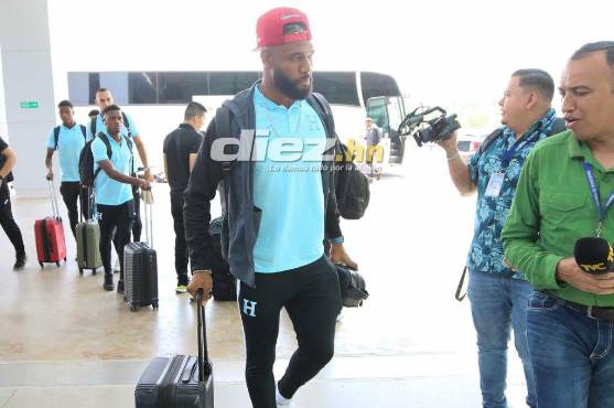 Jorge Benguché en la salida de la Selección de Honduras rumbo a Estados Unidos. FOTO DIEZ: Emilio Flores.