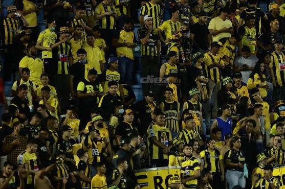 Así respondió la afición del Real España en el sector de sol este.