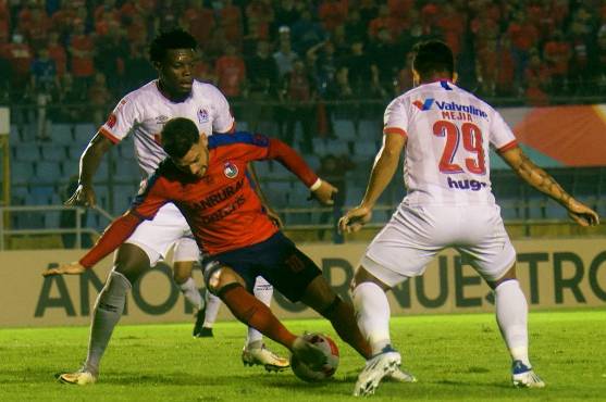 ¡Juego de locos! Olimpia dejó escapar la victoria y regresó con un empate frente al Municipal por la Liga Concacaf