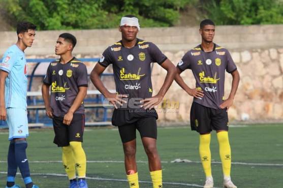 Así quedó Afronit Tatum tras el impacto que recibió en el zafarrancho.