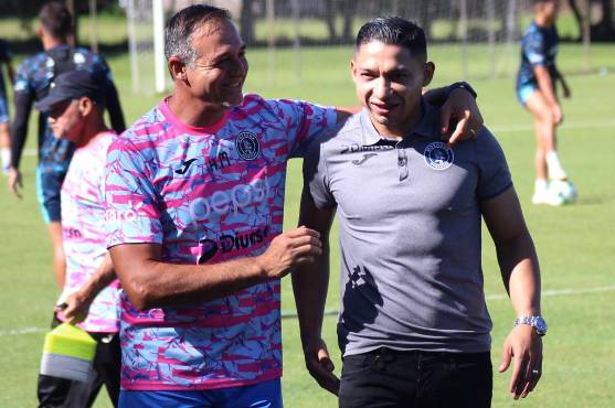 Emilio Izaguirre ya fue presentado ante el plantel y cuerpo técnico como nuevo director deportivo.