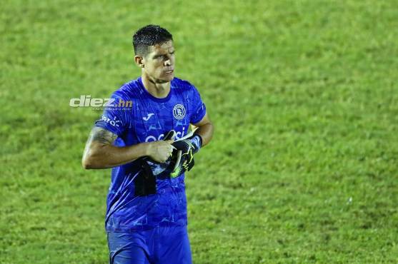 Jonathan Rougier ha perdido la titularidad en el Motagua. La Tota Medina apuesta por Marlon Licona. FOTOS: Neptalí Romero.