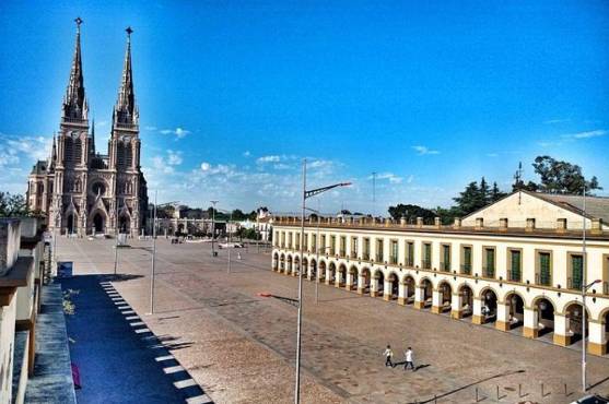 ¡Pedro Troglio vs Diego Vázquez! Uno ingresa por los banderines y otro usa el mismo bóxer: Estas son las curiosidades de los finalistas