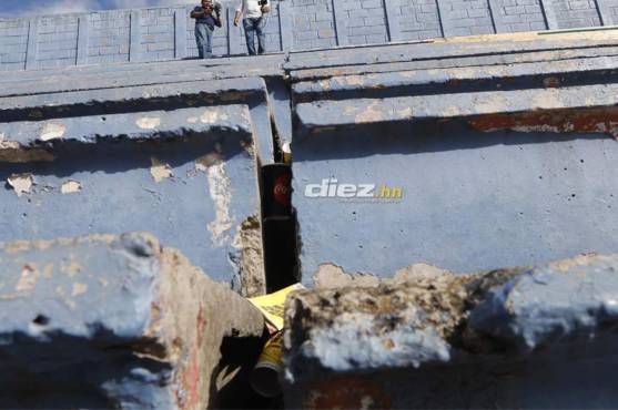 Así es el daño que tiene la estructura del estadio Nacional en sus graderías principales.