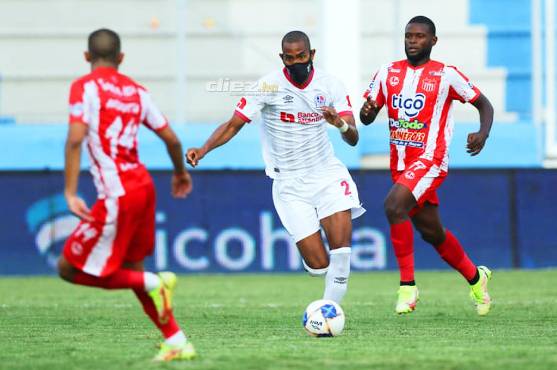 ¡Olimpia recupera el liderato derrotando al Vida en un duelo accidentado donde los leones jugaron con uno menos!