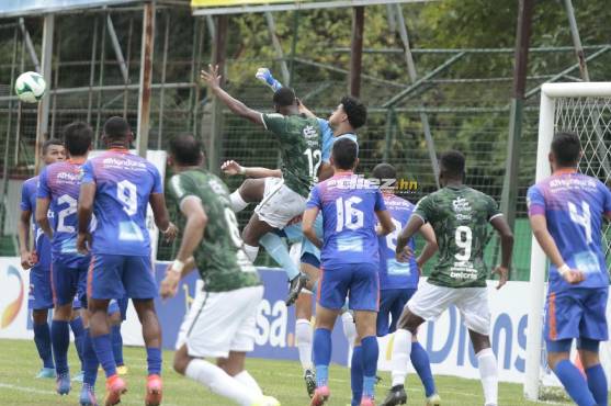 Los verdolagas dominaron el juego ante los universitarios, pero les hizo falta contundencia.