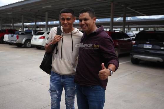 Andy Najar no pierde su humildad. Responde a todo lo que le dijeron y se tomó fotografías con los aficionados presentes. FOTO: Andro Rodríguez