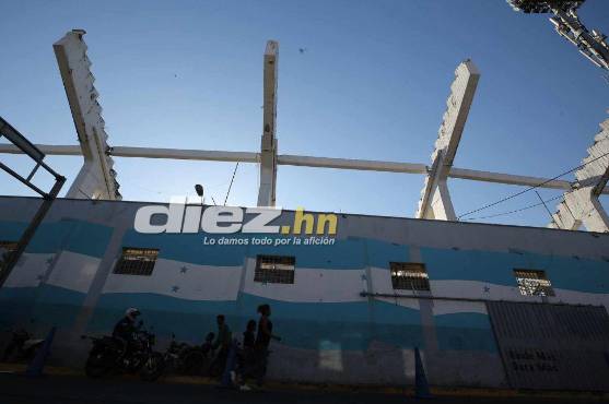 Una nueva cara presentará el estadio Nacional de Tegucigalpa con la colocación de sillas en el sector de sol. Foto Diez: David Romero.