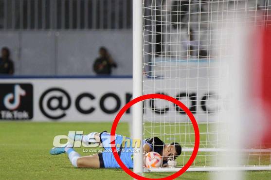 La imagen de nuestro fotógrafo en DIEZ, Alex Pérez. ¿Ingresó completamente la pelota?