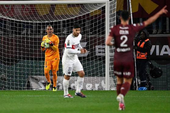 Luis Enrique ‘castigó’ a Mbappé y premió a Keylor Navas en el último partido de ambos con la camiseta del PSG en la Ligue 1