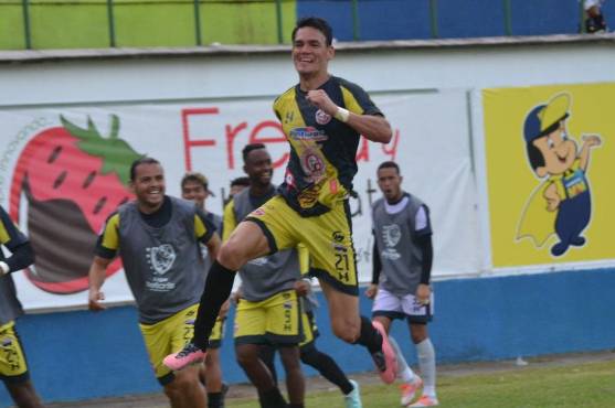 Roberto Moreira suma dos dobletes en sus seis partidos con Génesis. Le ha marcado al Vida (2), Real España y Olancho FC (2)