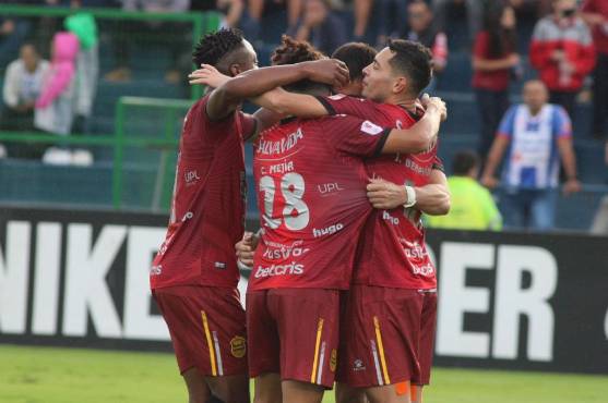 Así celebró el conjunto aurinegro el segundo gol del partido. FOTO: Real España