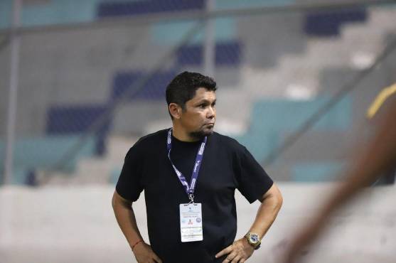 DIEZ lo conoció: David Patiño deja de ser entrenador del Victoria y Fernando Molina en la cuerda floja del Choloma