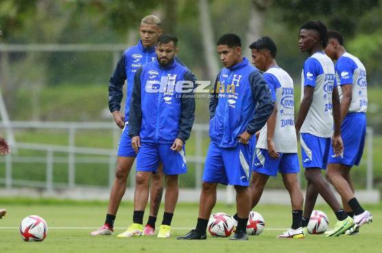 El Bolillo Gómez responde a Liga Nacional por la reprogramación, confirma bajas y el porqué no llamó jugadores de otros clubes