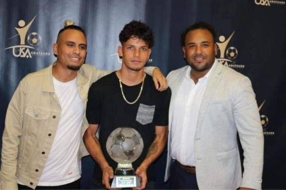 Alfredo Midence ha sido reconocido como futbolista en premios individuales.