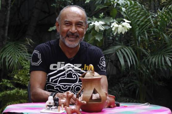 El mexicano Raúl “Potro” Gutiérrez confirma que seguirá en el banquillo del Real España por una temporada más