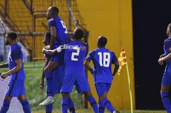 Así celebró Bacuna en el estadio Olímpico de San Pedro Sula.