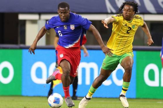 Estados Unidos estuvo a unos segundos de quedar eliminado en los 90 minutos ante Jamaica, pero logró remontar.