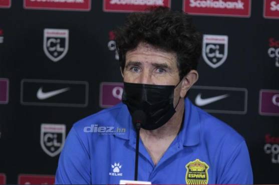 Héctor Vargas durante la conferencia de prensa en Liga Concacaf. FOTO ARCHIVO