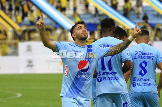 La celebración de Auzmendi tras su gol ante Real España. FOTO DIEZ: Moisés Valenzuela.