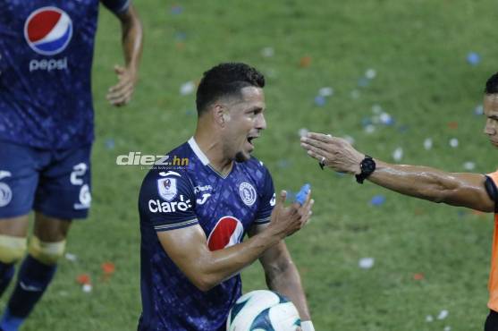 ¡Apabullante y humillante! Olimpia le receta tremendo baile al Motagua, lo golea y encima le quita el liderato del Apertura