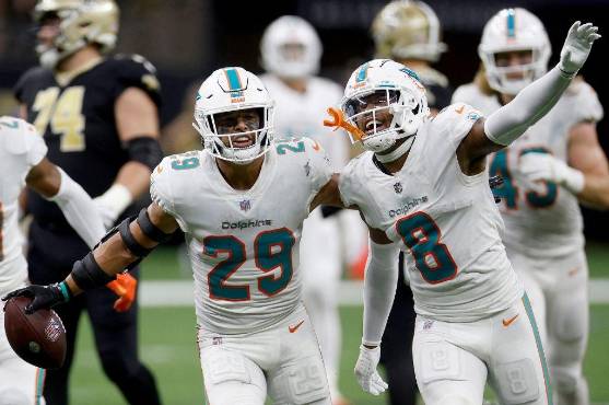 Los Dolphins están en la pelea por un boleto a los playoffs.