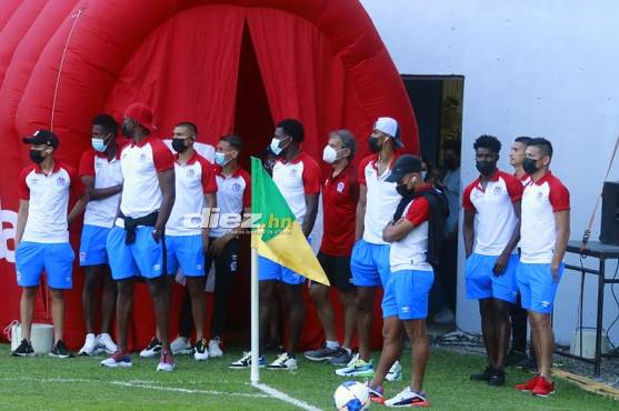 Con un golazo de Bryan Moya, Olimpia rescata el clásico en los últimos suspiros ante el Motagua