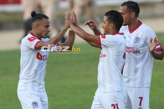 Edwin Rodríguez abrió la cuenta en el Marcelo Tinoco al minuto 21 tras conectar un rechazo de la defensa. Foto Alex Pérez.