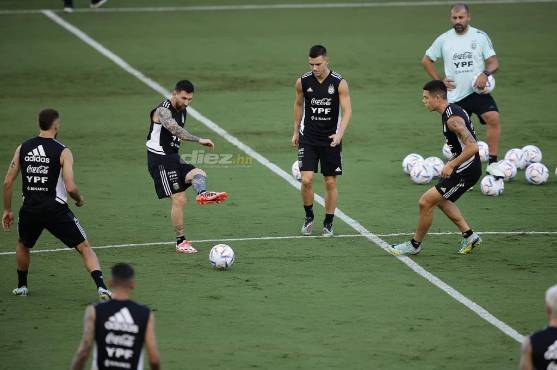 La Selección Argentina realizó su tercer entrenamiento en el estadio del Inter Miami pensando en Honduras. FOTO: Yoseph Amaya