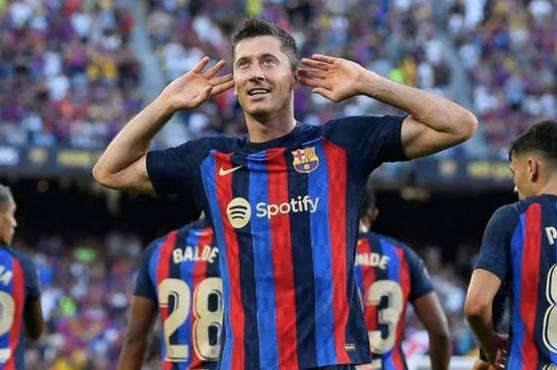 El jugador del FC Barcelona Robert Lewandowski atendió a ‘Sport’ en una entrevista y analizó el momento del conjunto azulgrana