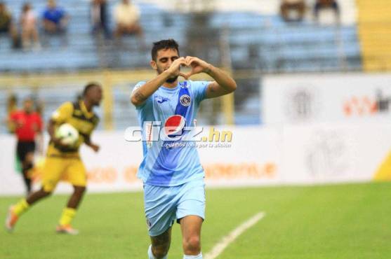 Celebración de Lucas Campana tras marcar de penal. FOTO DIEZ: Moisés Valenzuela.
